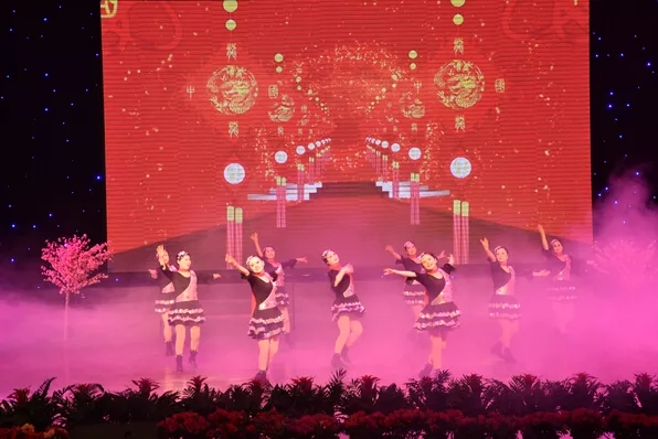 8868体育艾普喷涂机器人