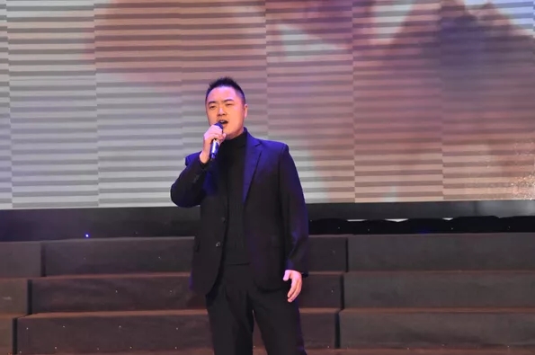 8868体育艾普喷涂机器人