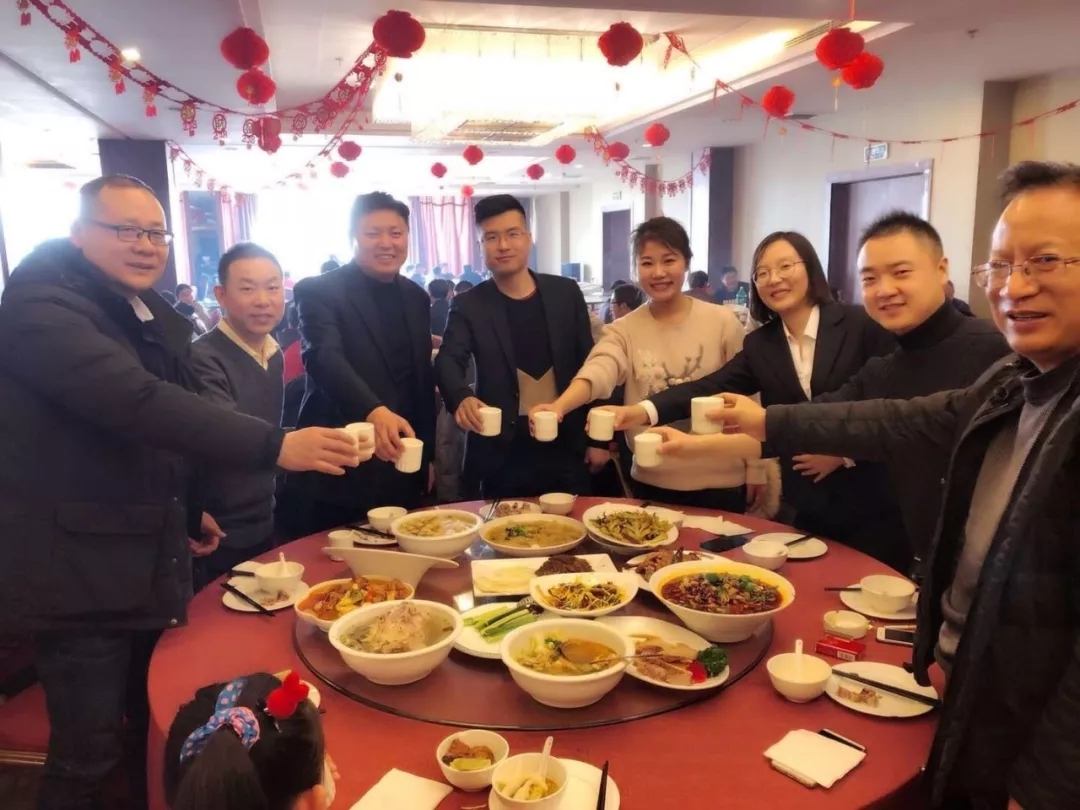 8868体育艾普喷涂机器人