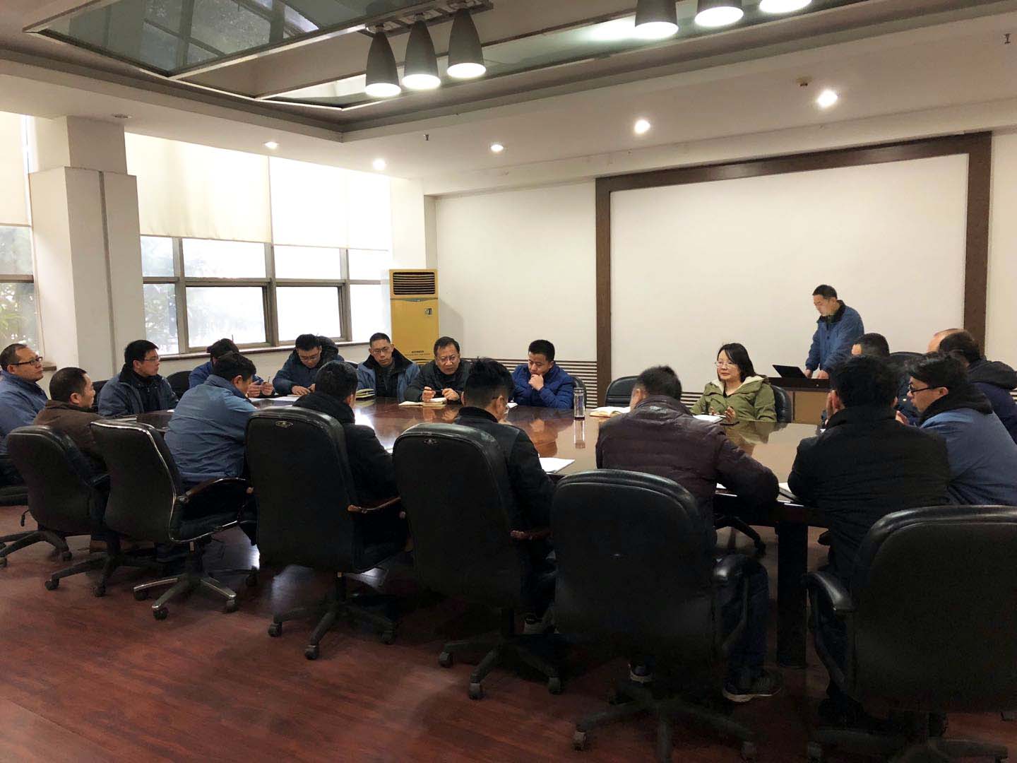 8868体育艾普喷涂机器人