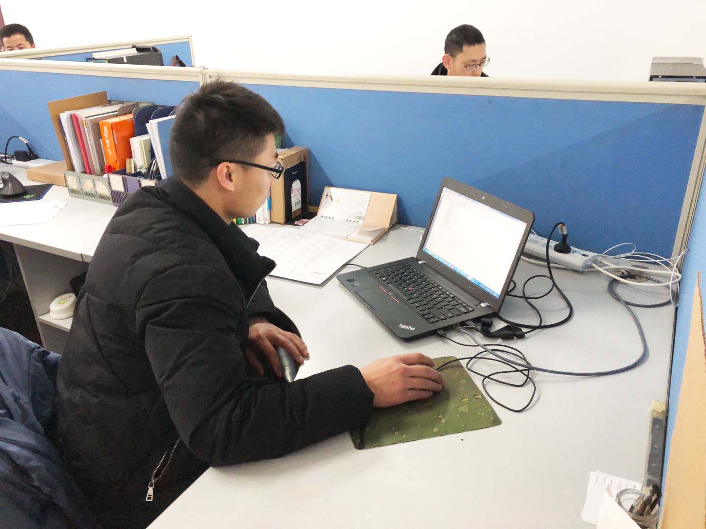 8868体育艾普喷涂机器人